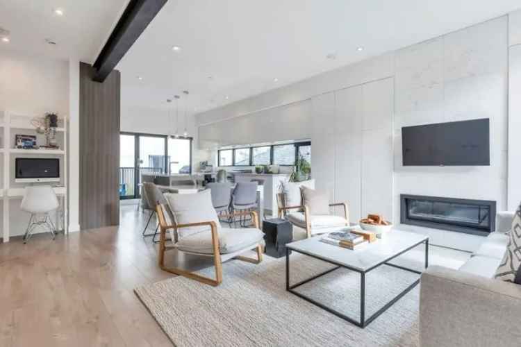 Modern Townhome Just Listed In Vancouver Serves Stunning Views