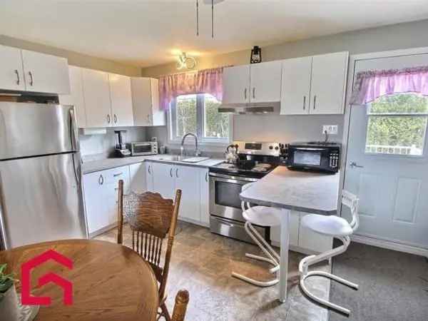 Bungalow for Sale Near School and Park