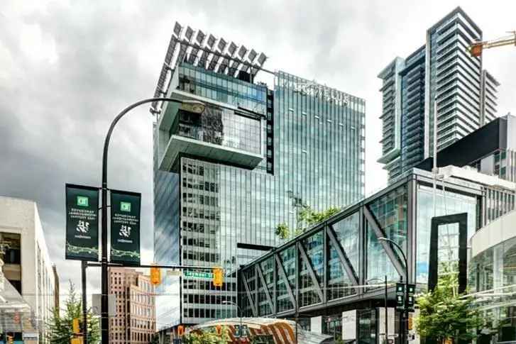 1 Bedroom  Flex Apartment in LEED Gold Telus Garden