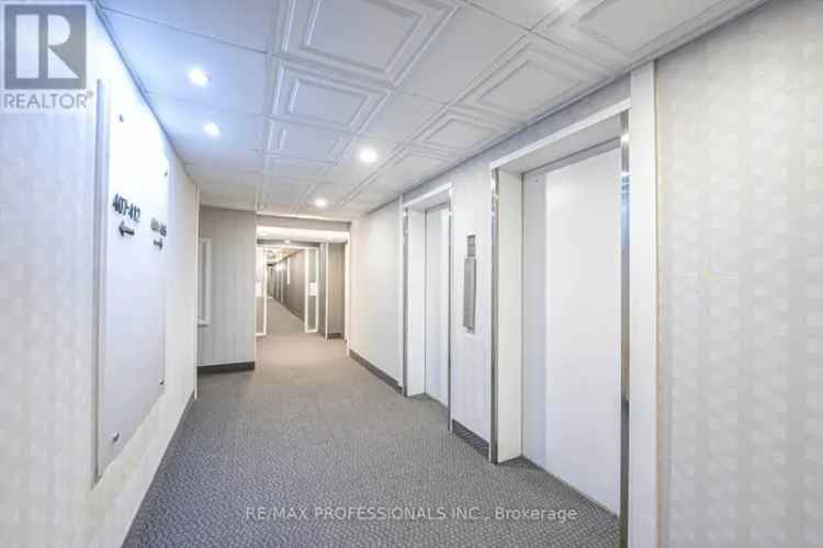 Clarkson Condo 2 Beds Plus Den Large Balcony 2 Parking