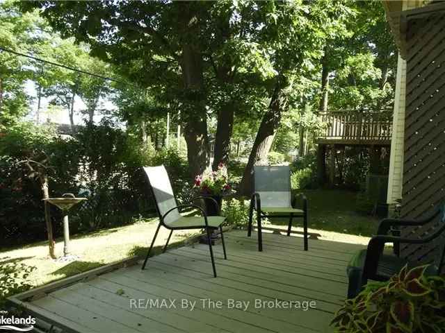 Wasaga Beach Raised Bungalow - 2 Bedroom Home Near Beach and Trails