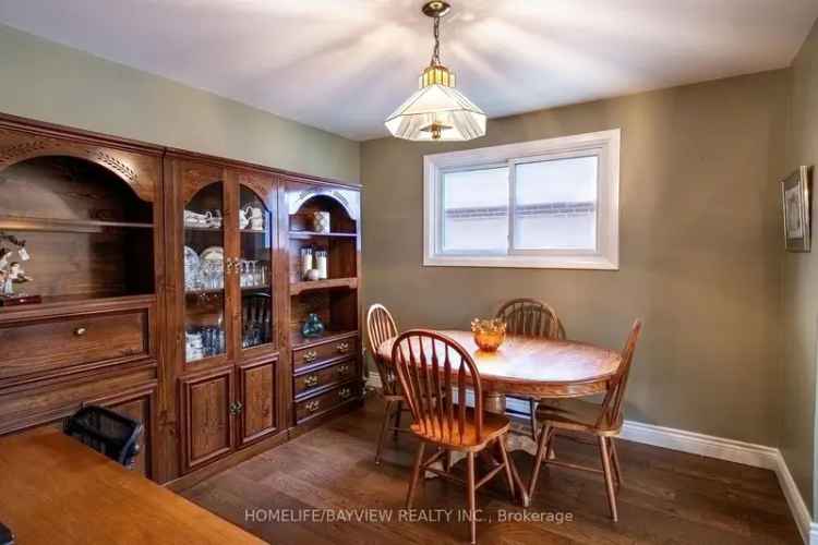 2+1 Bedroom Home with Double Car Garage Near Hwy 400/404