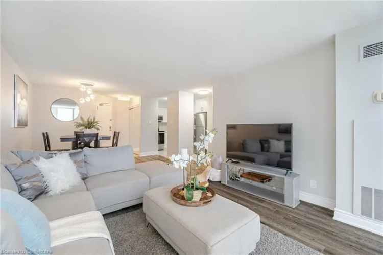 Luxury 2-Bedroom Condo in Mississauga with Side-by-Side Parking