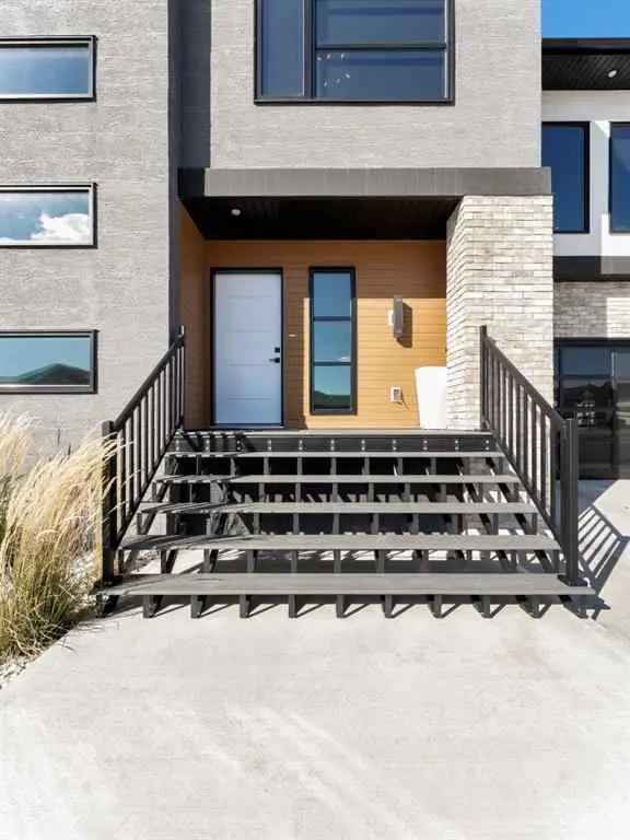 House For Rent in Redcliff, Alberta