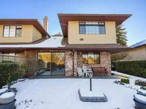 Spacious Surrey Townhome Near Schools Pond Views Double Garage