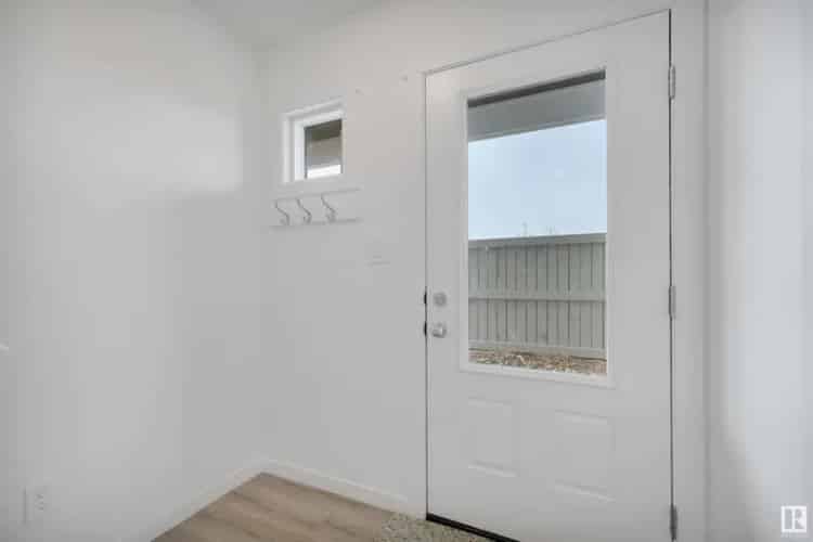 West Secord Townhouse 2 Beds 900 sq ft Single Garage