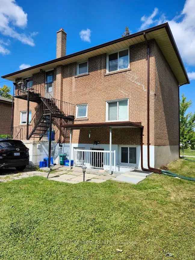 House For Sale in Oshawa, Ontario