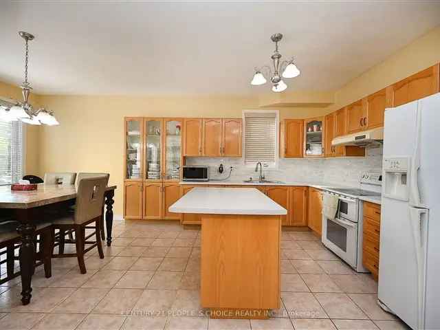 3420 Sq Ft Detached Home Ravine Lot Finished Walk Out Basement