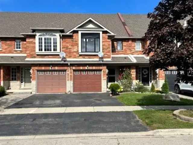 All Brick 3 Bedroom Townhome with Escarpment Views