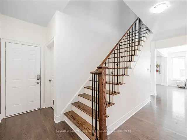 Luxury 4 Bed 3 Bath Home in Credit Valley