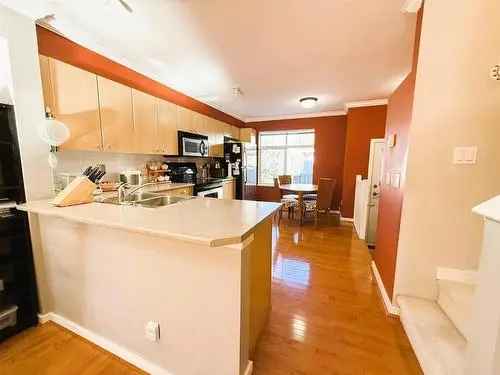 3 Bed 2 Bath Townhome in Morgan Creek South Surrey