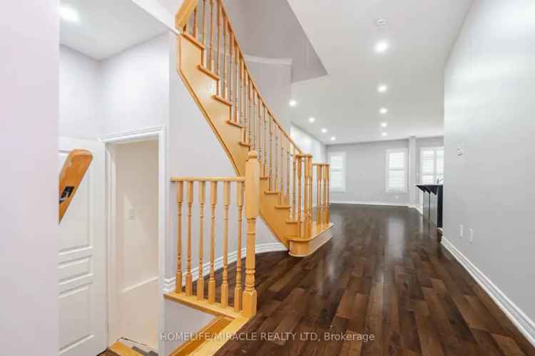 Townhouse For Sale in Brampton, Ontario