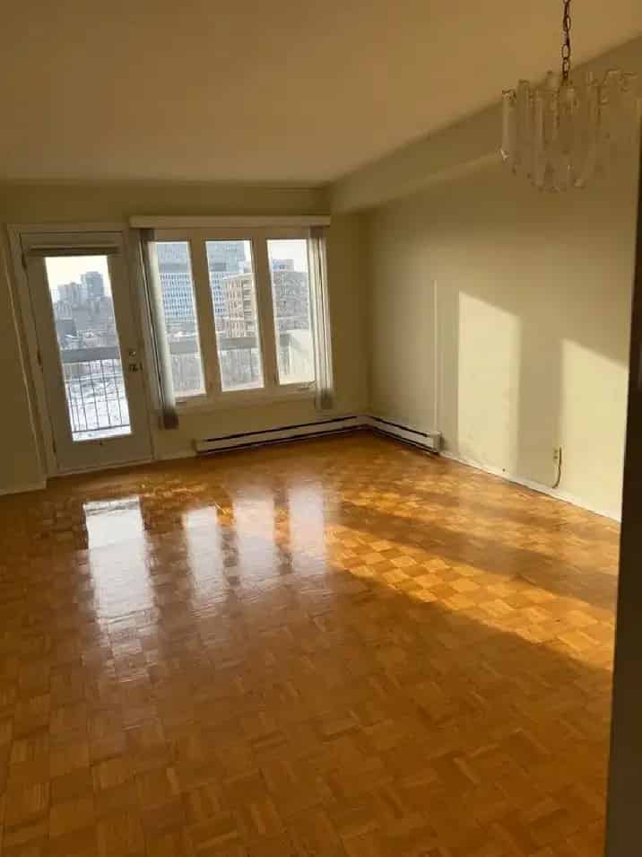 Rare Super Clean 1 Bedroom Condo Near Downtown Ottawa