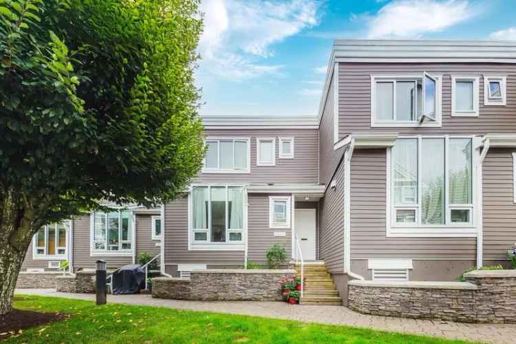 A $949,000.00 Townhouse with 2 bedrooms in White Rock, South Surrey White Rock