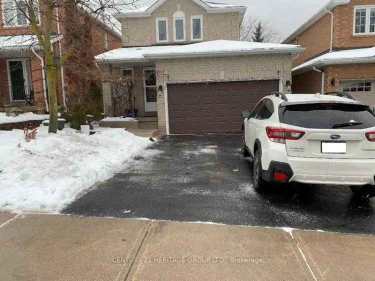 Buy Detached House in Newmarket with Walk-Out Basement and Gourmet Kitchen