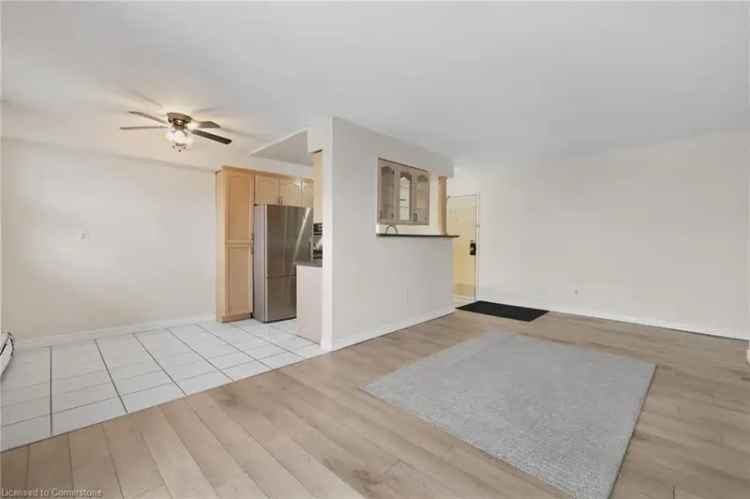 Charming 2-Bedroom Condo Near Shopping and Transit