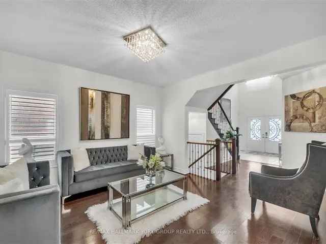 House For Sale in 133, Long Street, Bradford West Gwillimbury, Ontario