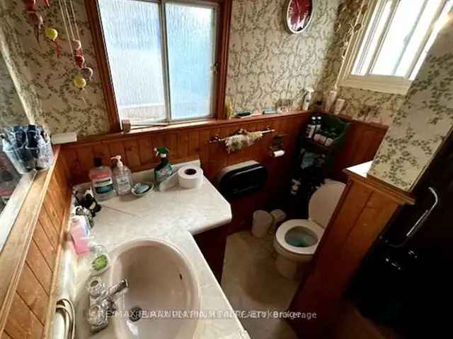 House For Sale in Pickering, Ontario