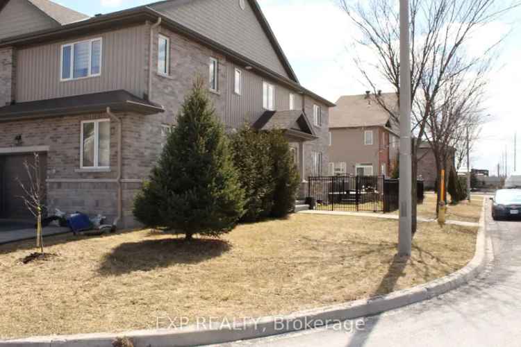 4 Bedroom Townhome in Longfields Barrhaven with Finished Basement and Modern Kitchen