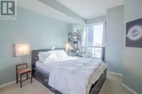 Spacious 1 Bedroom Condo 77m² Toronto Downtown Lake View