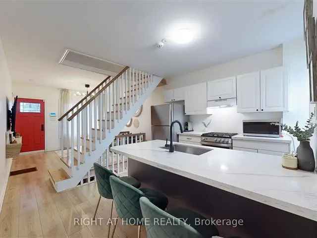 Bright Cozy Detached Home in East York 2 1 BR Updated Kitchen Finished Basement