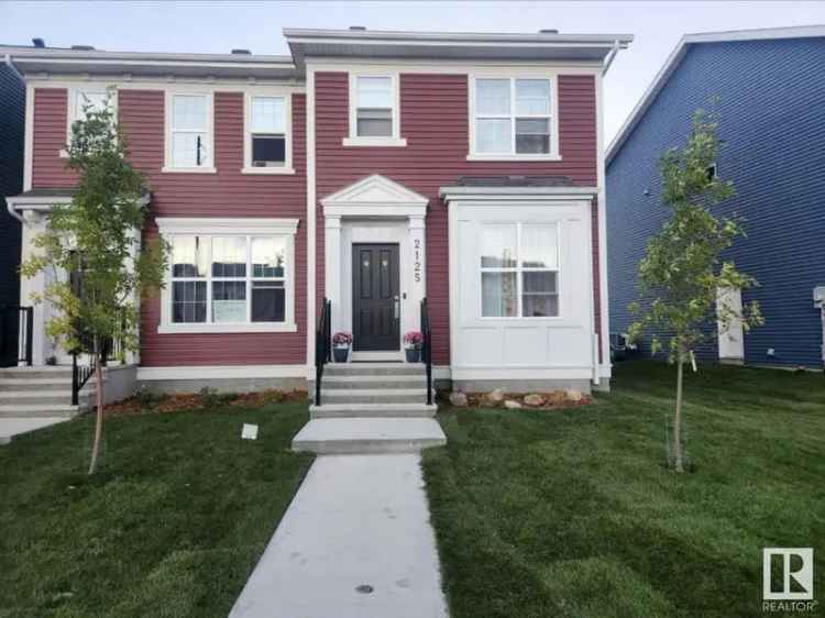 Modern 3 Bed 3 Bath Half Duplex with Open Concept Living and Chef's Kitchen