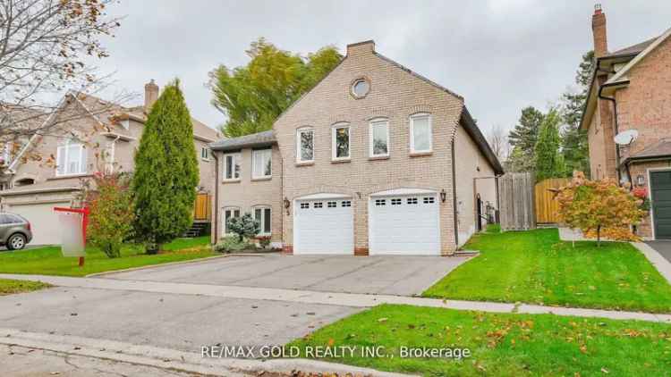 5 Bedroom Raised Bungalow with 2 Primary Ensuites and Backyard Oasis