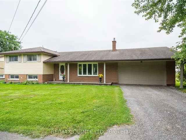 Beautiful Side Split Country Home Near Belleville