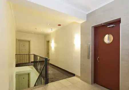 1 room apartment of 60 m² in Montreal