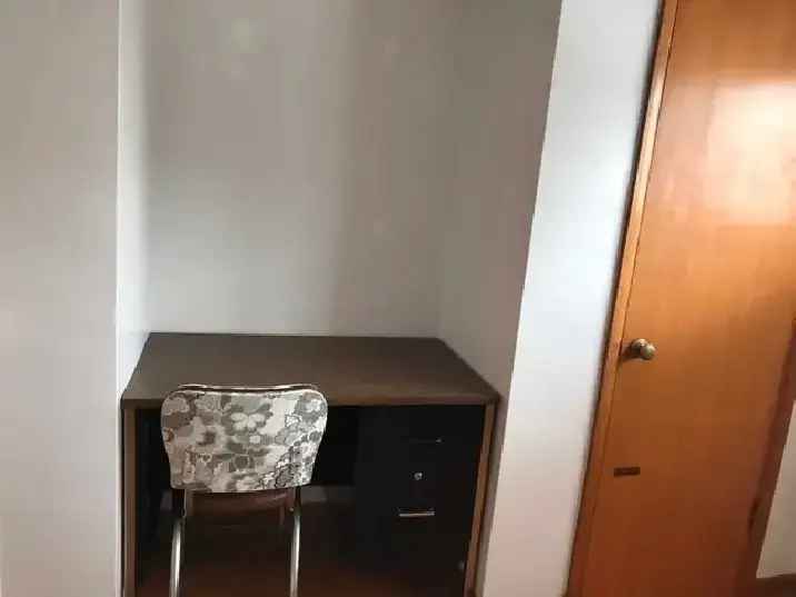 Room for Rent in Highland Park NW