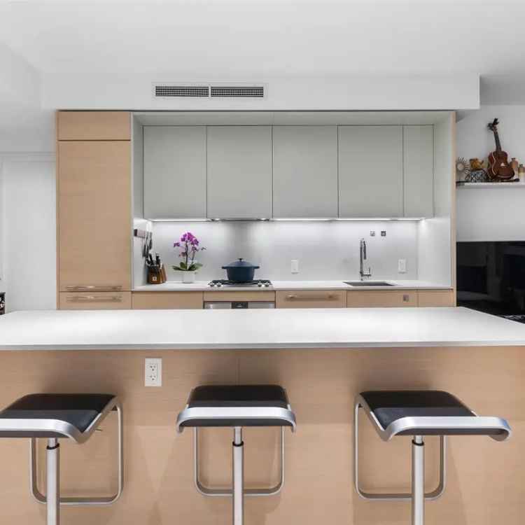 Luxury apartment for sale in Burrard One with breathtaking views