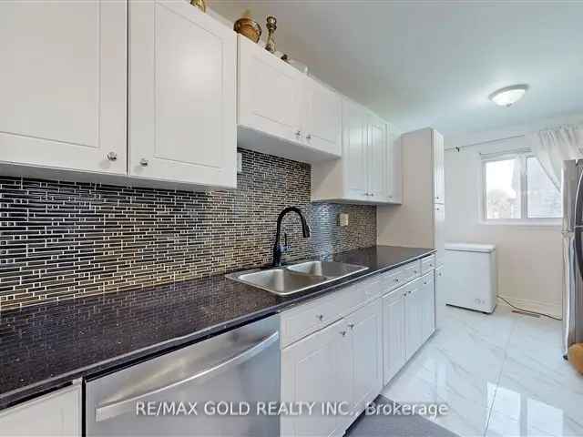 3-Bedroom Townhouse near Bramalea City Centre