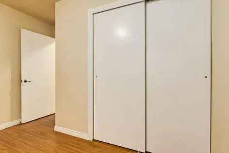 1 room apartment of 60 m² in Edmonton