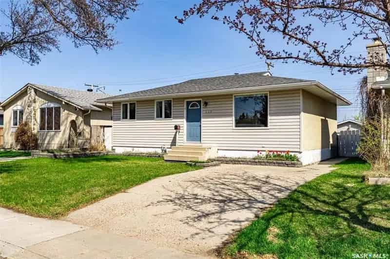 Saskatoon Bungalow Perfect First Home 2 Beds 2 Baths Heated Garage