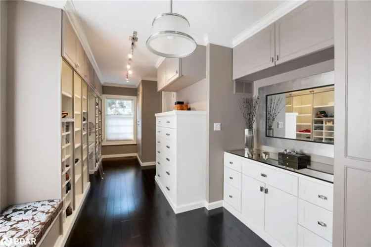 House For Sale in Burlington, Ontario