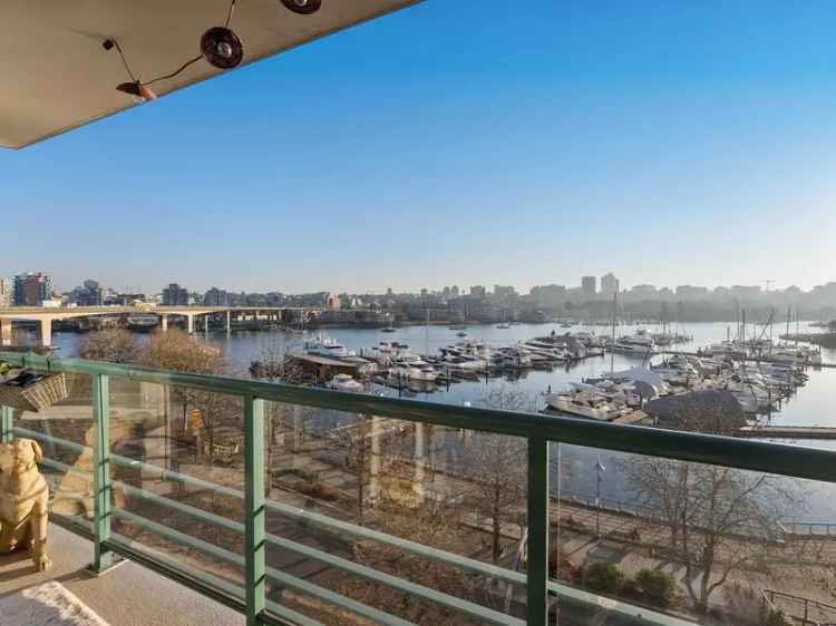 Yaletown Waterfront Condo 3-Bed Quaywest Stunning Views