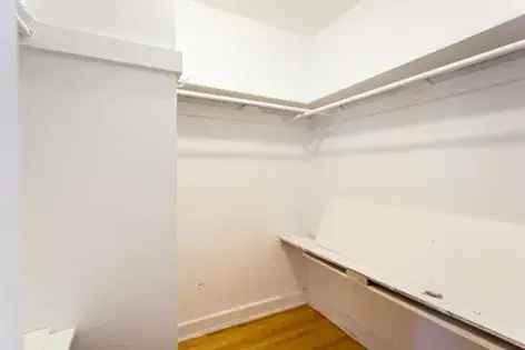 1 room apartment of 63 m² in Montreal