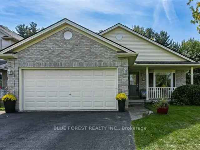 Charming 4 Bedroom Backsplit Home Backing Onto Forest