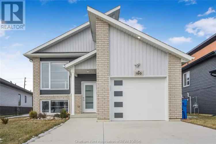 House For Sale in Chatham, Ontario