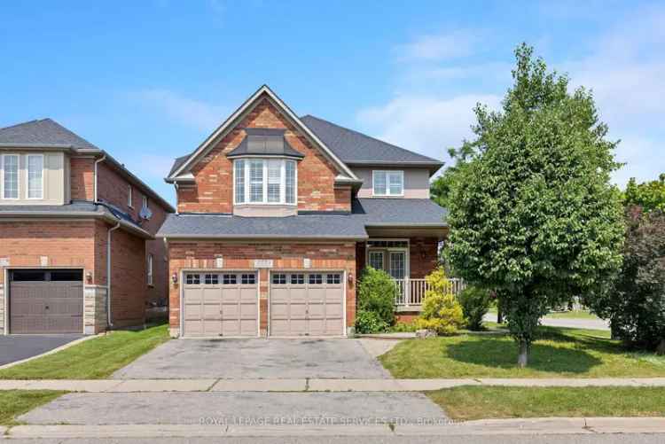 House For Sale in Oakville, Ontario