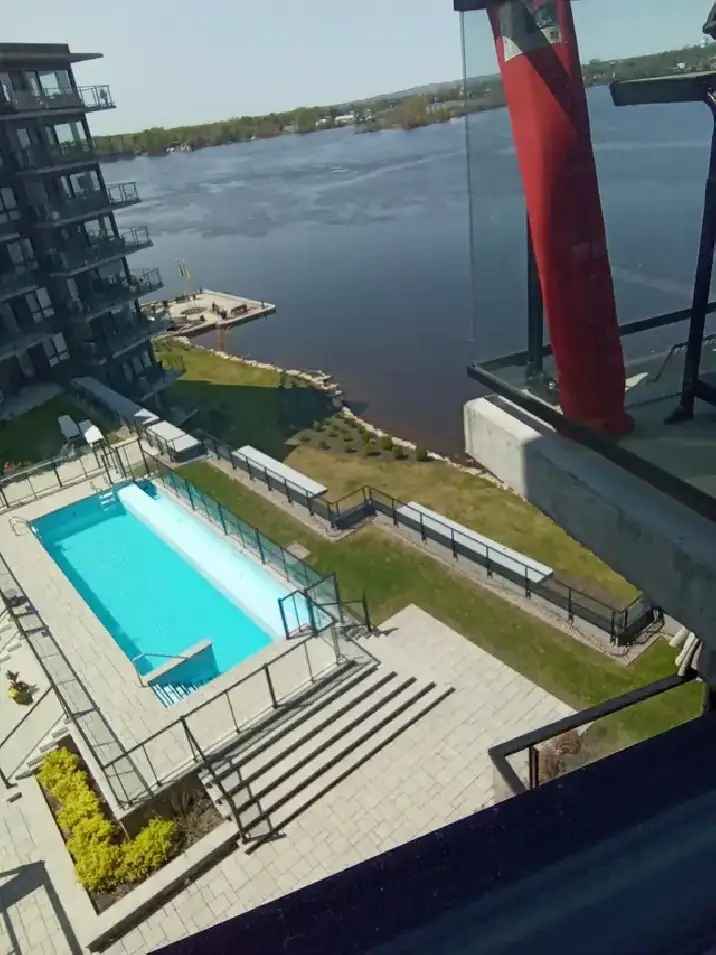 Waterfront Condo for Rent Ile Parrot Luxeo Belding