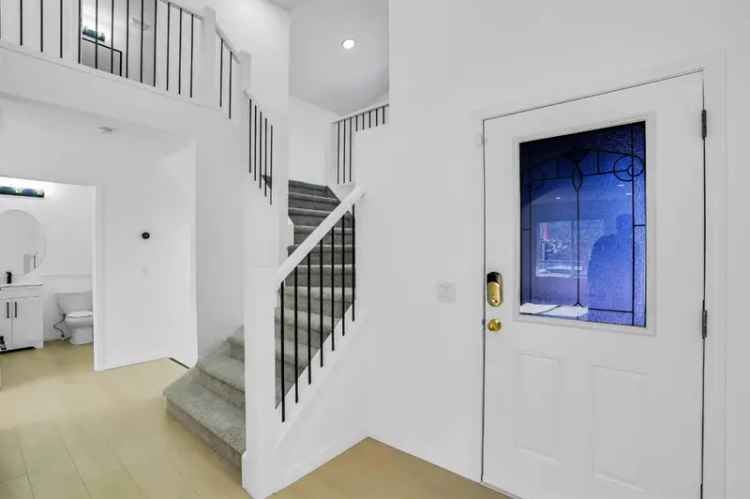 Stunning 5-Bedroom Home in Canals - 2500 sq ft