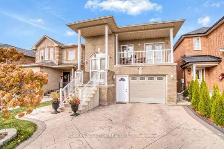 House For Sale in 119, Blackthorn Drive, Vaughan, Ontario