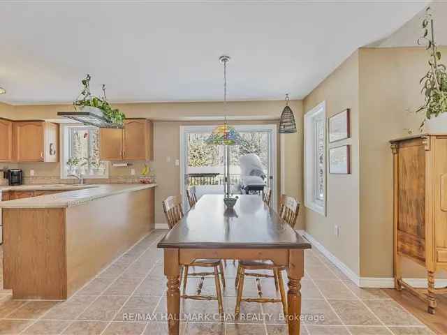 Charming 2-Story Family Home in Sugarbush Oro Medonte with Inground Pool