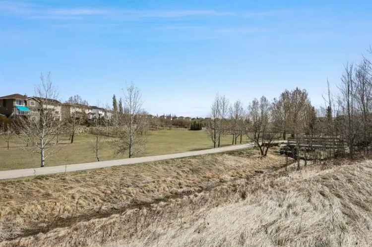 2-Storey Family Home in Tuscany with Double Garage