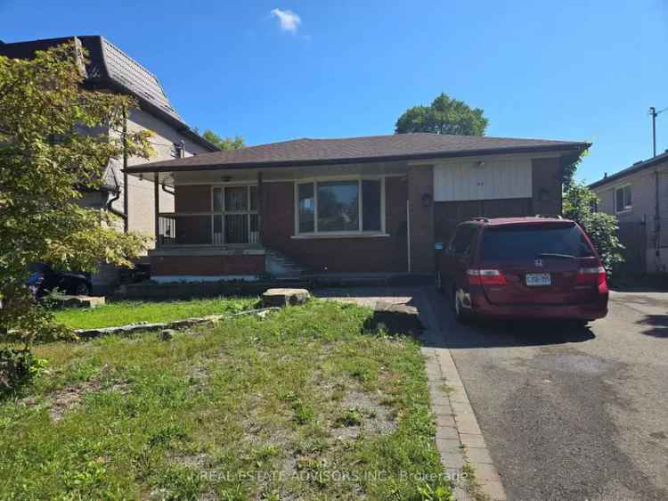 House For Sale in Toronto, Ontario