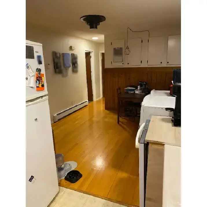 178 Monfort 2 Bedroom apt