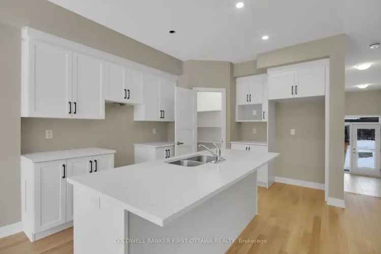 Carleton Place Townhome - Modern Open Concept - 3 Beds - Finished Basement