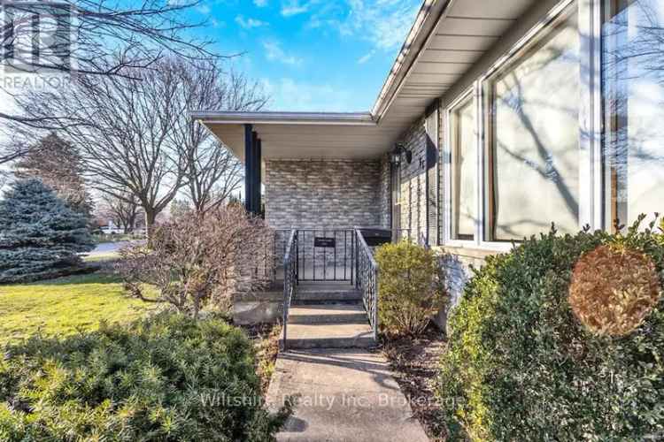3 Bedroom 2 Bathroom Brick Bungalow in Simcoe