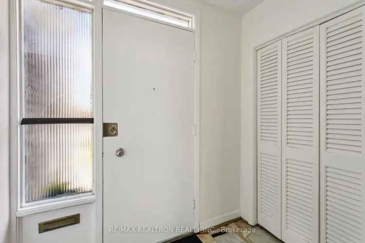 Family Home near Park in Newtonbrook